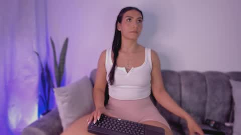 Snapshot of layadoll chatting on April 2026 03:09:02 AM laya online show from April 2026 03:09:02 AM