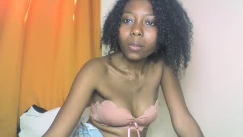 Snapshot of layannek chatting on September 2025 07:12:01 AM layannek online show from September 2025 07:12:01 AM