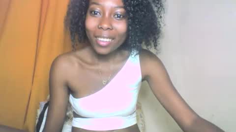 Snapshot of layannek chatting on October 2025 04:07:01 AM layannek online show from October 2025 04:07:01 AM