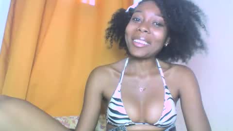 Snapshot of layannek chatting on October 2025 10:02:01 AM layannek online show from October 2025 10:02:01 AM