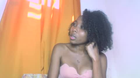 Snapshot of layannek chatting on October 2025 07:06:02 AM layannek online show from October 2025 07:06:02 AM