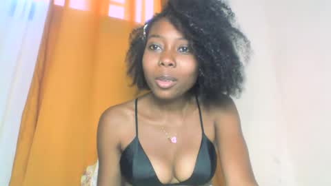 Snapshot of layannek chatting on October 2025 08:24:02 AM layannek online show from October 2025 08:24:02 AM