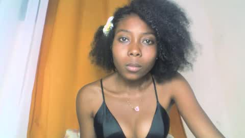 Snapshot of layannek chatting on October 2025 08:40:02 PM layannek online show from October 2025 08:40:02 PM