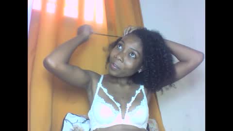 Snapshot of layannek chatting on October 2025 09:01:01 AM layannek online show from October 2025 09:01:01 AM