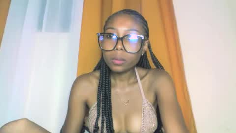 Snapshot of layannek chatting on October 2025 03:24:02 PM layannek online show from October 2025 03:24:02 PM