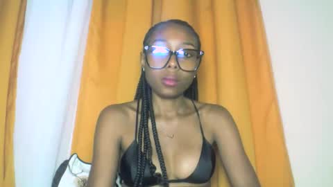 Snapshot of layannek chatting on October 2025 07:10:02 PM layannek online show from October 2025 07:10:02 PM