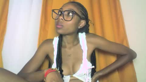 Snapshot of layannek chatting on October 2025 10:26:02 PM layannek online show from October 2025 10:26:02 PM