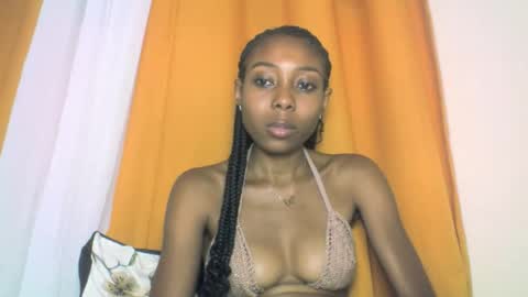 Snapshot of layannek chatting on October 2025 06:09:01 PM layannek online show from October 2025 06:09:01 PM