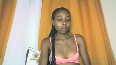 Snapshot of layannek chatting on November 2025 07:16:01 PM layannek online show from November 2025 07:16:01 PM