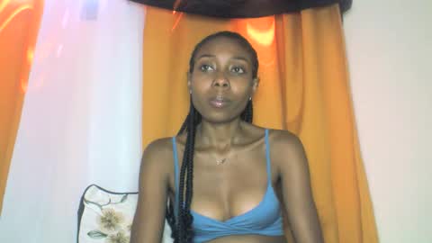 Snapshot of layannek chatting on November 2025 07:20:01 AM layannek online show from November 2025 07:20:01 AM