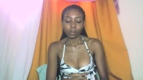 Snapshot of layannek chatting on November 2025 05:27:02 AM layannek online show from November 2025 05:27:02 AM