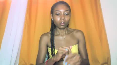 Snapshot of layannek chatting on November 2025 03:39:01 AM layannek online show from November 2025 03:39:01 AM