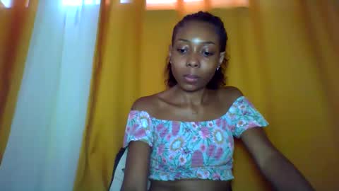 Snapshot of layannek chatting on December 2025 05:45:02 AM layannek online show from December 2025 05:45:02 AM