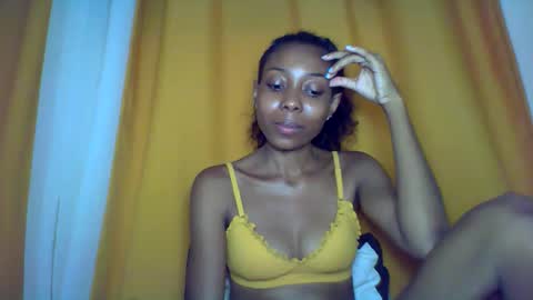 Snapshot of layannek chatting on December 2025 07:12:02 PM layannek online show from December 2025 07:12:02 PM