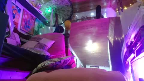 Laye19 online show from December 2024 03:24:01 AM