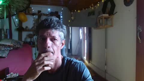 Laye19 online show from December 2024 03:24:02 PM