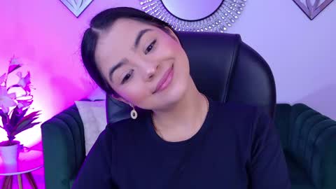 Layla Breezee online show from April 2026 10:30:02 AM