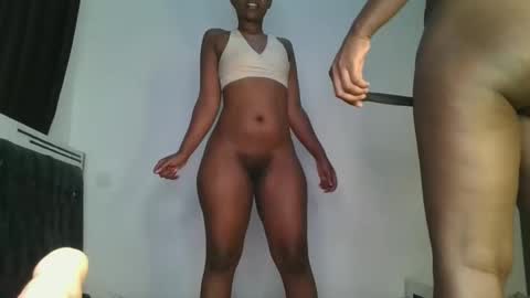 layla_cutiee online show from February 2026 11:58:01 PM