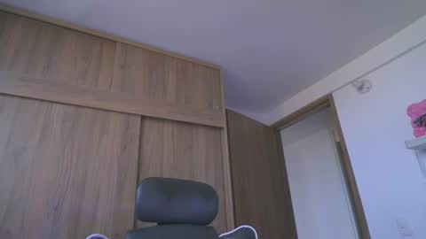 Snapshot of layla_nicols chatting on June 2026 12:31:02 PM Layla online show from June 2026 12:31:02 PM