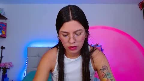 Snapshot of layla_roma chatting on April 2026 02:03:02 AM Lia and Rachel online show from April 2026 02:03:02 AM