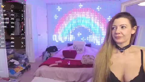 Laylaa Dreams online show from October 2025 02:14:02 AM