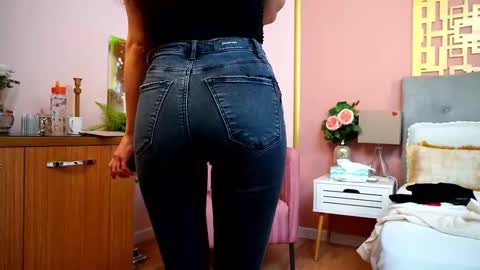 LaylaaDiamond online show from October 2025 03:40:01 AM