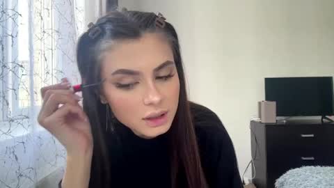 Snapshot of laylachinskey chatting on May 2026 01:05:01 PM Rose online show from May 2026 01:05:01 PM