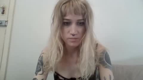 Snapshot of laylahloveless chatting on October 2025 12:47:01 AM laylahloveless online show from October 2025 12:47:01 AM