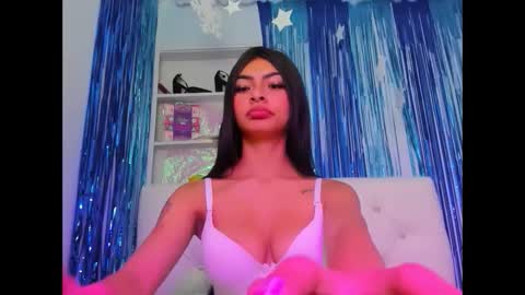 Layla online show from October 2025 02:25:02 PM