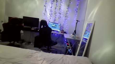 Layla online show from February 2026 03:22:01 AM