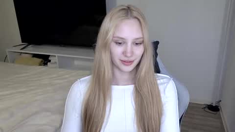 LaylaPretty001 online show from March 2026 12:18:01 PM