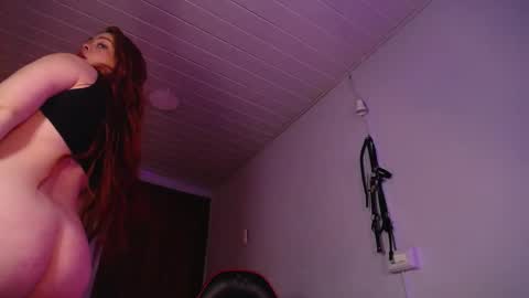 Snapshot of layna_cold chatting on February 2025 01:11:01 PM Vannessa online show from February 2025 01:11:01 PM