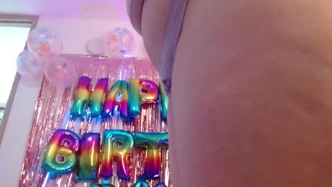 Snapshot of layna_cold chatting on February 2026 01:41:02 PM Vannessa online show from February 2026 01:41:02 PM