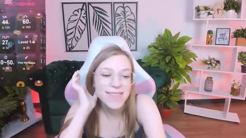 layriantavee online show from February 2025 09:59:02 AM