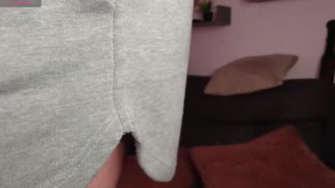 Laz online show from October 2025 04:33:01 AM