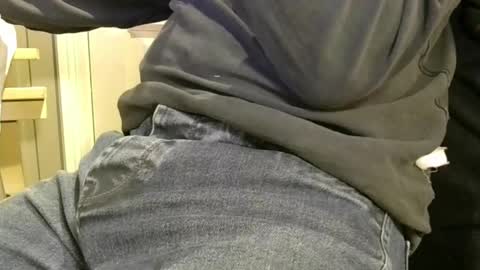 Snapshot of lbfm69 chatting on February 2025 05:50:01 PM LBFM online show from February 2025 05:50:01 PM