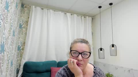 Snapshot of lea_fruit chatting on April 2026 05:06:01 AM Lea online show from April 2026 05:06:01 AM