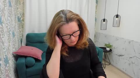 Snapshot of lea_fruit chatting on April 2026 05:12:02 AM Lea online show from April 2026 05:12:02 AM