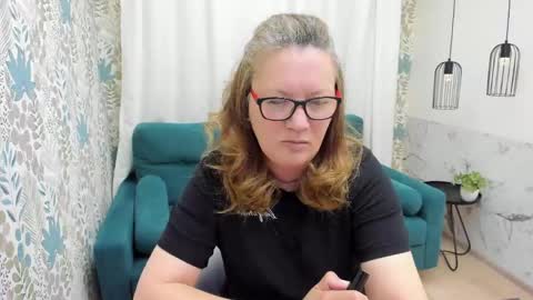 Snapshot of lea_fruit chatting on April 2026 05:32:01 AM Lea online show from April 2026 05:32:01 AM