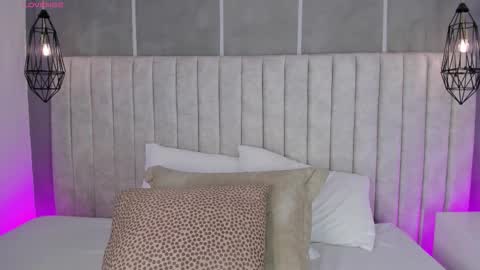    online show from December 2025 06:59:01 PM