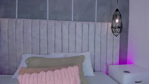 Snapshot of lea_gray chatting on April 2026 06:23:01 PM online show from April 2026 06:23:01 PM