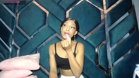 lea sewwtly online show from November 2025 01:00:01 PM