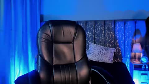 Snapshot of lea_velle chatting on November 2025 04:21:01 AM Lea Velle online show from November 2025 04:21:01 AM