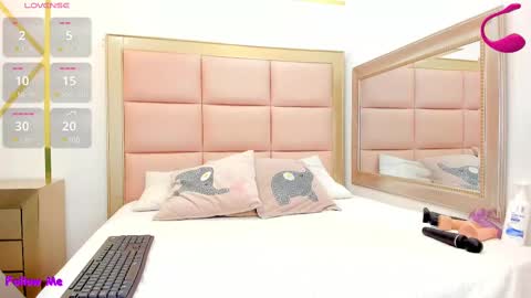 Snapshot of lea_wilson chatting on February 2025 09:48:01 PM Lea online show from February 2025 09:48:01 PM