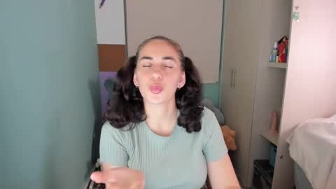 Laura online show from January 2025 12:35:01 AM