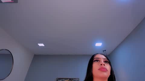 leahlombardi_ online show from October 2025 02:56:02 AM