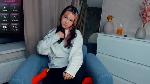 Luna online show from April 2026 07:09:02 PM