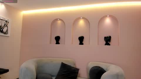 leahnovac online show from November 2025 11:12:01 AM