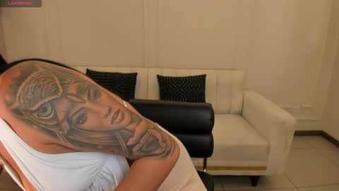 leahnovac online show from November 2025 10:59:01 AM