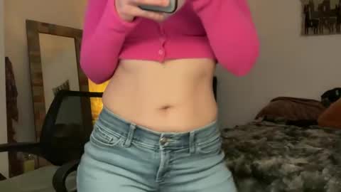 Snapshot of leahsparkles chatting on November 2025 05:27:01 PM Leah Sparkles online show from November 2025 05:27:01 PM